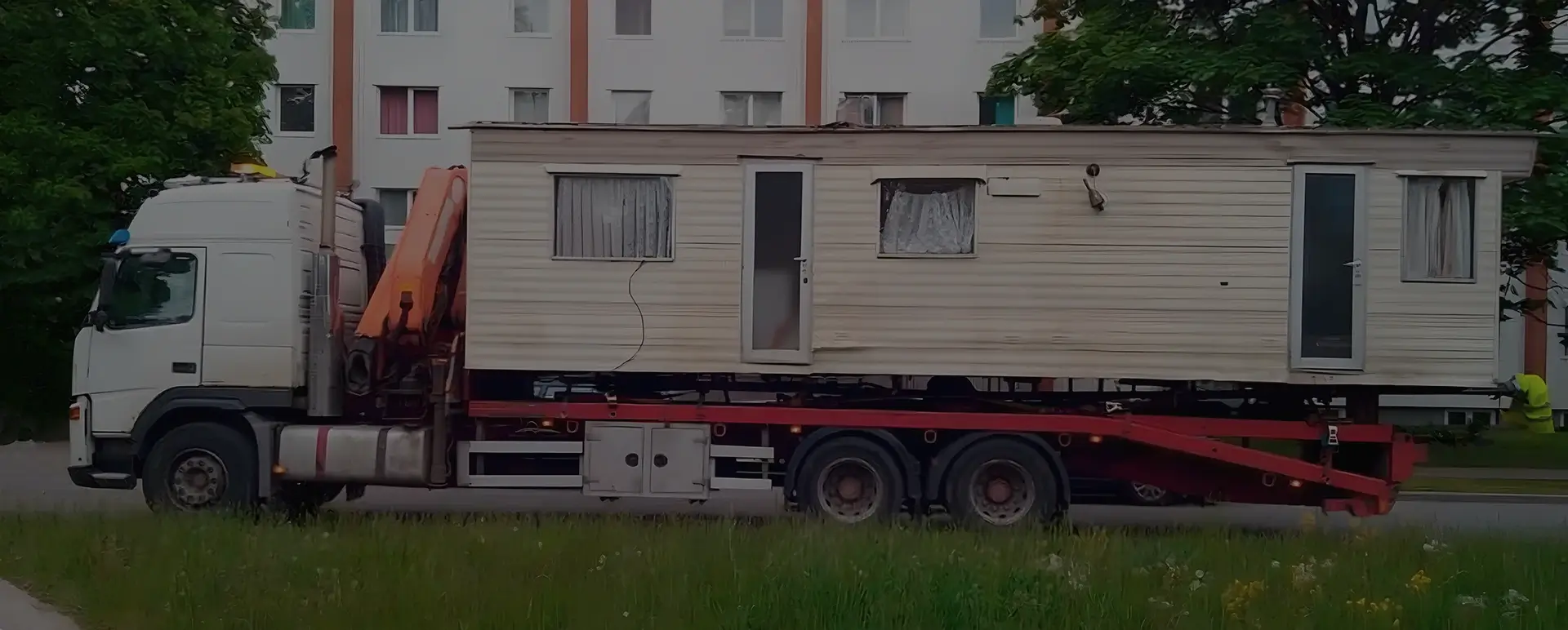 Получить онлайн цены на доставку низким тралом дом вагона в городе Азов (Южный округ - Ростовская область) на сайте самостоятельно